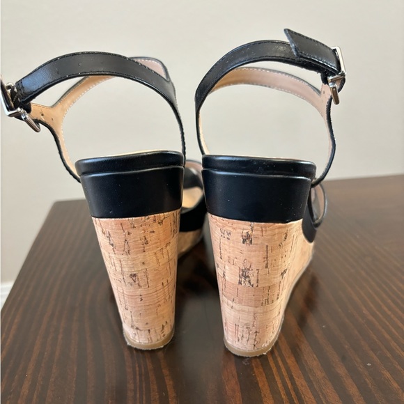 Antonio Melani black leather wedge sandals with ankle strap, size 7.5 - Picture 4 of 5